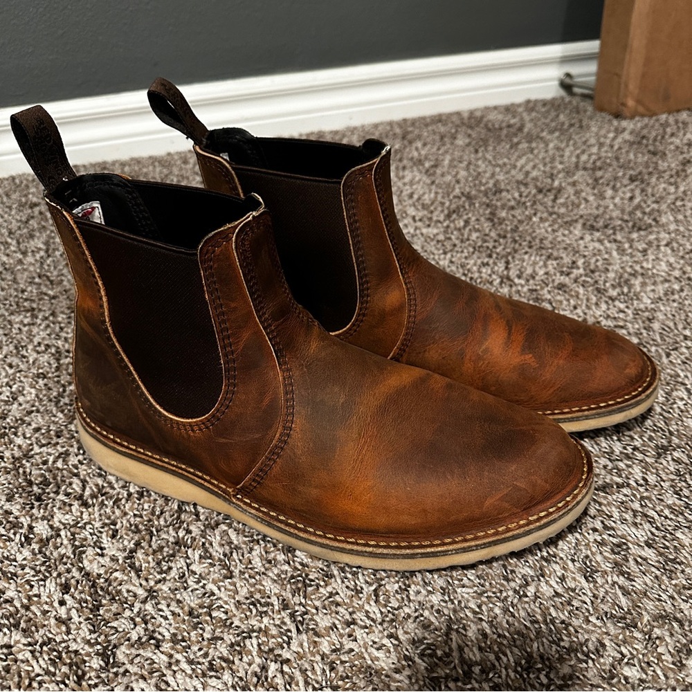 Red Wing Weekender Chelsea’s size 11D